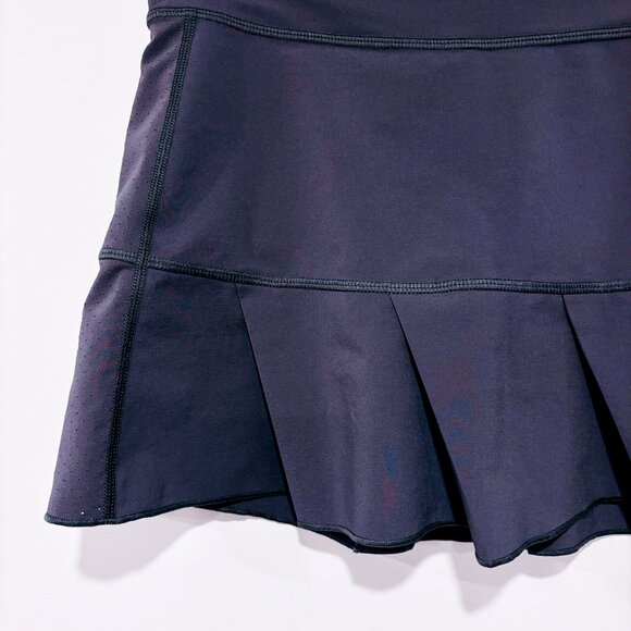 NIKE Grey Pleated Tennis Skirt with Built-In Shorts | Large * - Picture 4 of 8